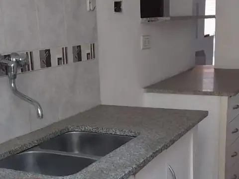 DUPLEX DOS AMBIENTES Y MEDIO CON COCHERA