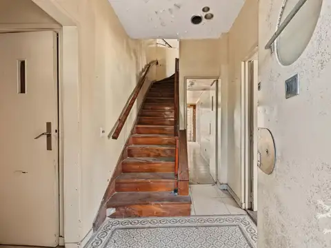 Casa 6 ambientes con 4 baños