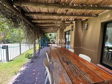 Casa 4 ambientes con 3 baños