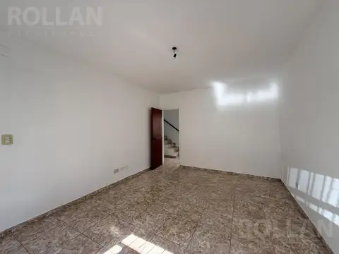 Casa en Alquiler con 1 cochera