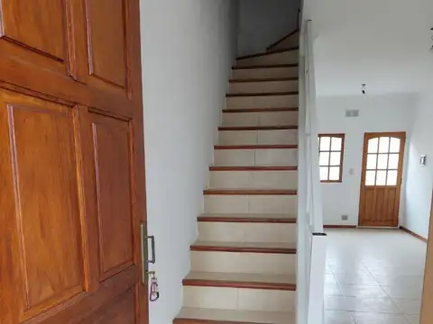 Casa 3 ambientes con 2 baños