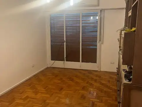 Agüero 1700, Piso 2