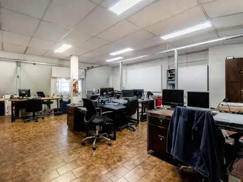 Casa 10 ambientes con 4 baños