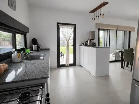Casa en Venta en Pilar Del Este, USD 210.000
