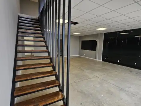 Galpon Industrial de  1700 metros Micropi Alvear