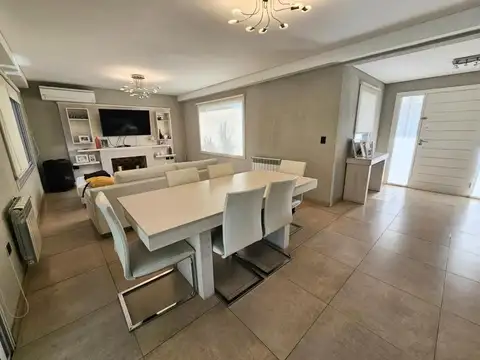 Casa en Venta en Weston, USD 380.000