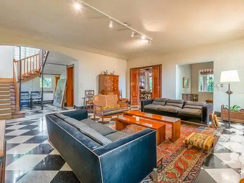 Casa 7 ambientes con 3 baños