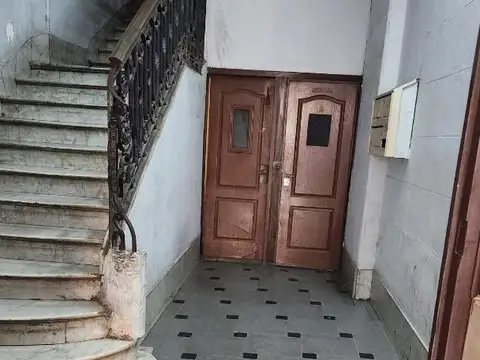 Depto Tipo Casa en Venta 100 años