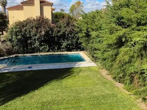 Casa 5 ambientes con 3 baños