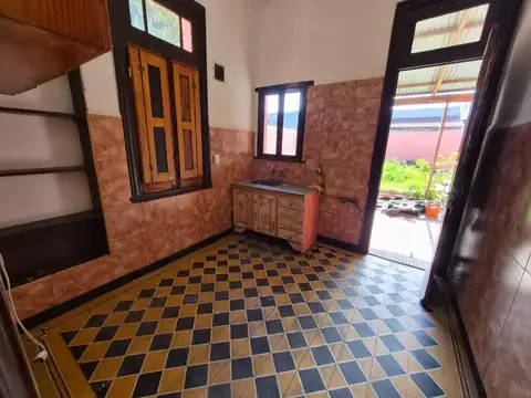 Casa 3 ambientes con 1 baño