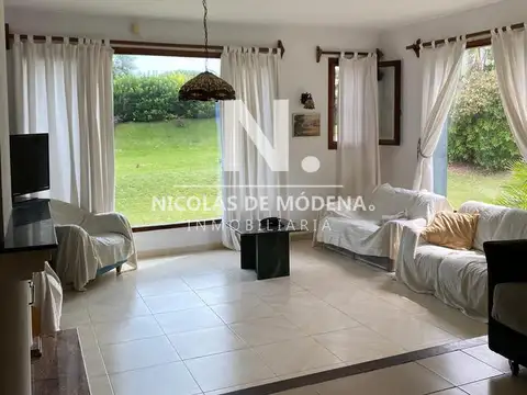 Casa 5 ambientes con 3 baños