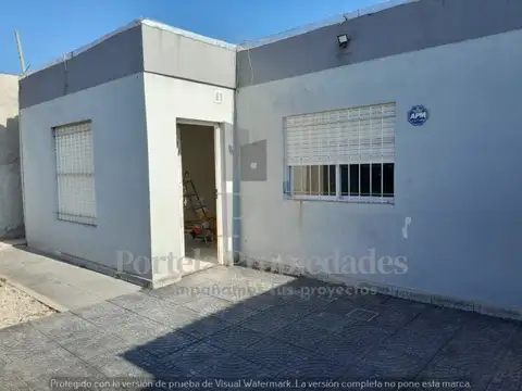 CASA DE 3 AMBIENTES EN ALQUILER CASTELAR