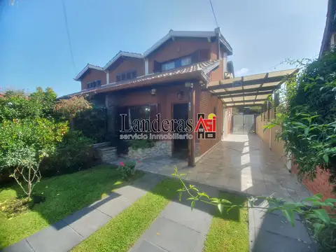 Casa en Venta con 2 cocheras