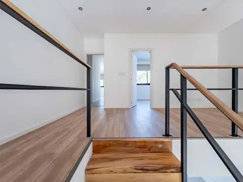 Casa 6 ambientes con 2 baños