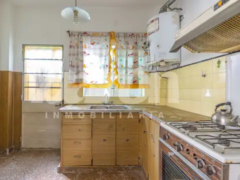 Venta- Casa 6 amb- Zeballos 386-Temperley