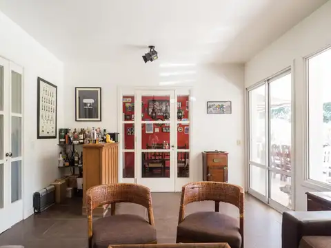 Casa en Venta con 3 cocheras