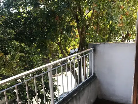 Casa 10 ambientes con 3 baños