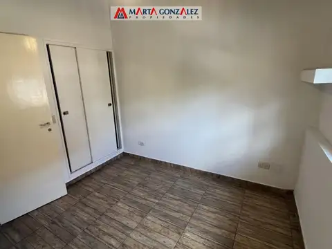 Depto Tipo Casa en Alquiler en Ramos Mejía, $ 600.000