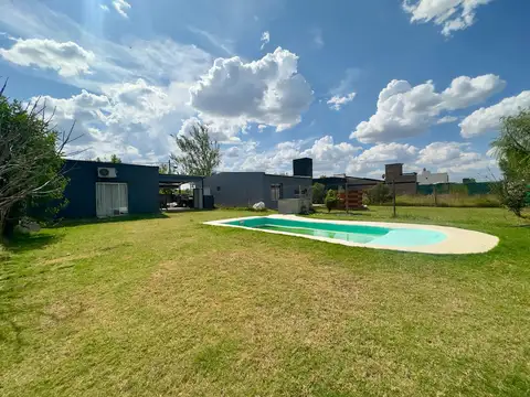 Casa 2 ambientes con 1 baño