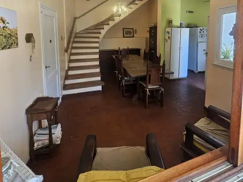 CASA ESTILO CHALET 4 AMBIENTES