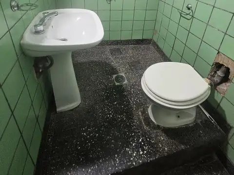 Casa 4 ambientes con 1 baño