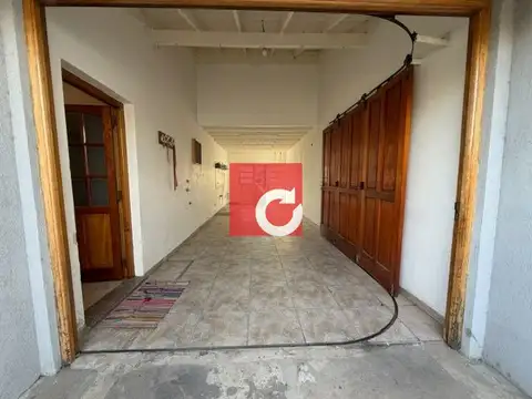 Casa en Venta con 3 cocheras