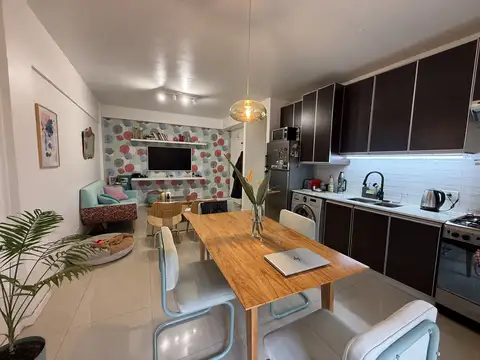 Departamento Dos Ambientes en Venta en Almagro – Semipiso Al Frente con Balcón