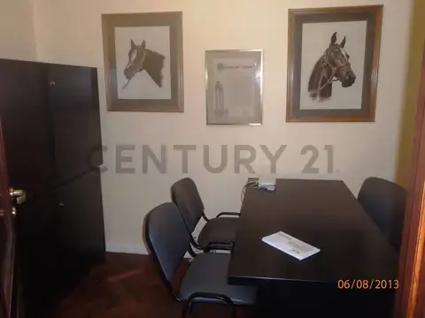 Oficina  de Categoria en Alquiler ubicada  Lavalle Al 500 .