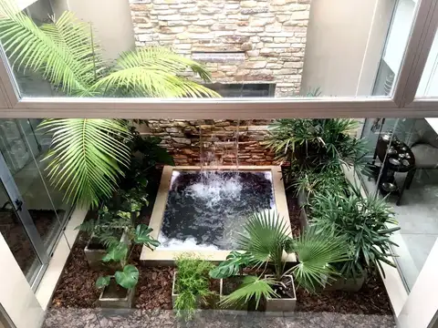 Casa 5 ambientes con 4 baños
