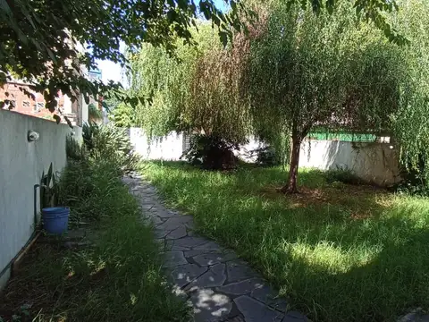 Lote 10 x  32 en villa bosch C/ casa al Fdo