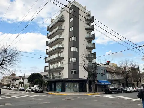 AV . LISANDRO DE LA TORRE 1600, Piso PB