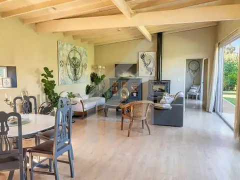 Casa en Venta con 3 cocheras