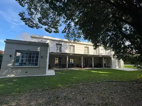 Casa 6 ambientes con 3 baños