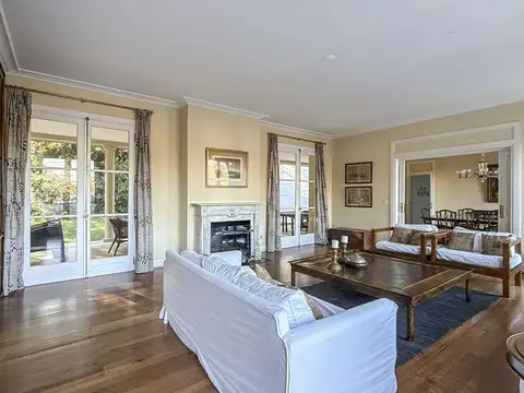Casa 6 ambientes con 3 baños