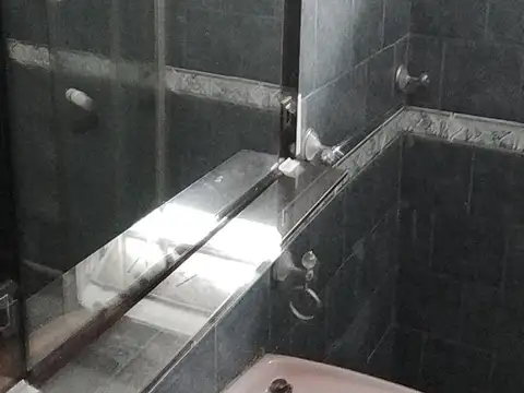 PARRALES 100, Piso 6