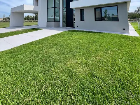 Excelente casa a estrenar en Alquiler - Barrio Terravista