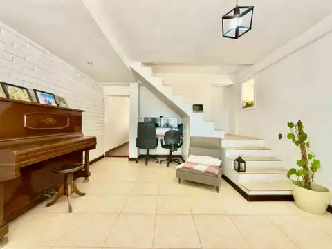 Casa 5 ambientes con 1 baño