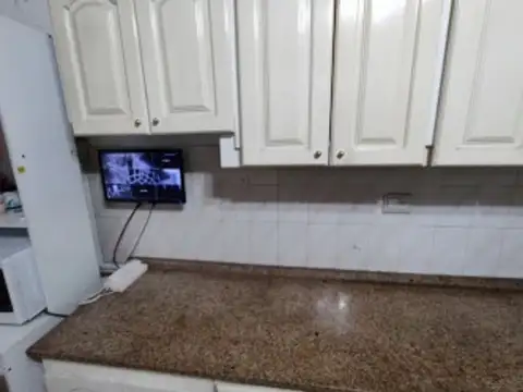 VENTA CASA 5 AMBIENTES CON COCHERA,QUINCHO Y PILETA MORON