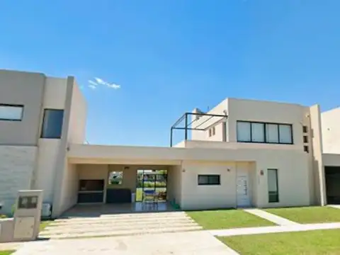 Casa en  en Don Mateo Funes