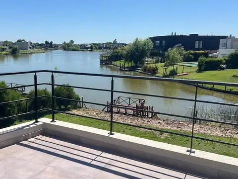 Casa en Venta en El Canton, USD 460.000