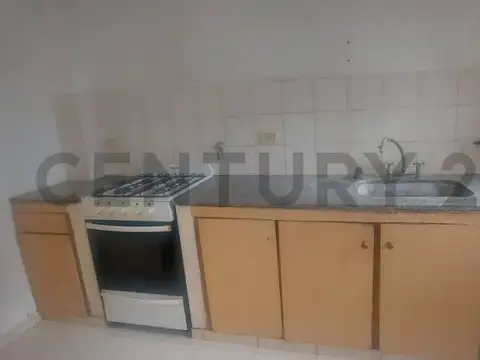 138 entre 33 y 34. Casa 2 AMBIENTES en San Carlos, La Plata