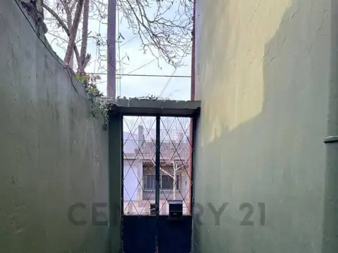 Depto Tipo Casa en Venta 50 años