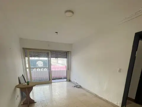 VENTA DEPARTAMENTO 4 AMB CON PATIO Y QUINCHO CON PARRILLA!
