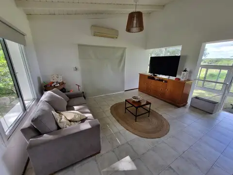 Casa 6 ambientes con 3 baños