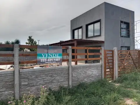Chalet 3 amb con patio y quincho en Mar de Cobo