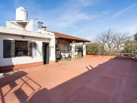 VENTA PH Amplio y Luminoso en Devoto | 5 Amb | Terraza + Quincho | Sin Expensas