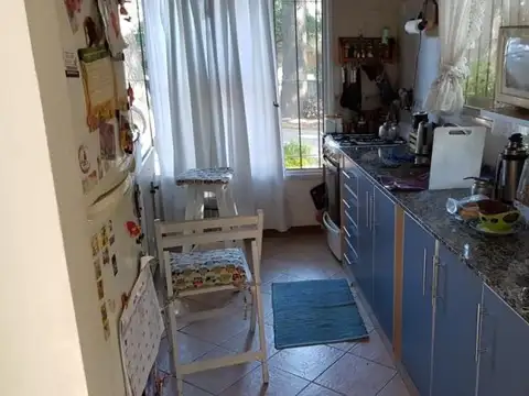 Casa 6 ambientes con 2 baños