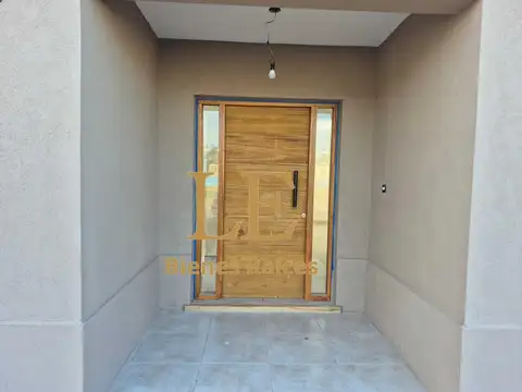 Casa 4 ambientes con 3 baños