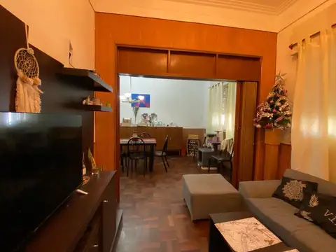 Casa 5 ambientes con 1 baño