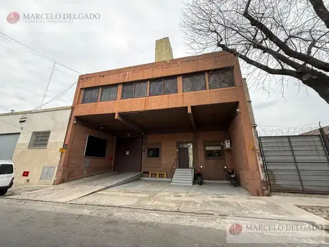 Galpón - Depósito de 1980 m2 - Barracas - VENTA